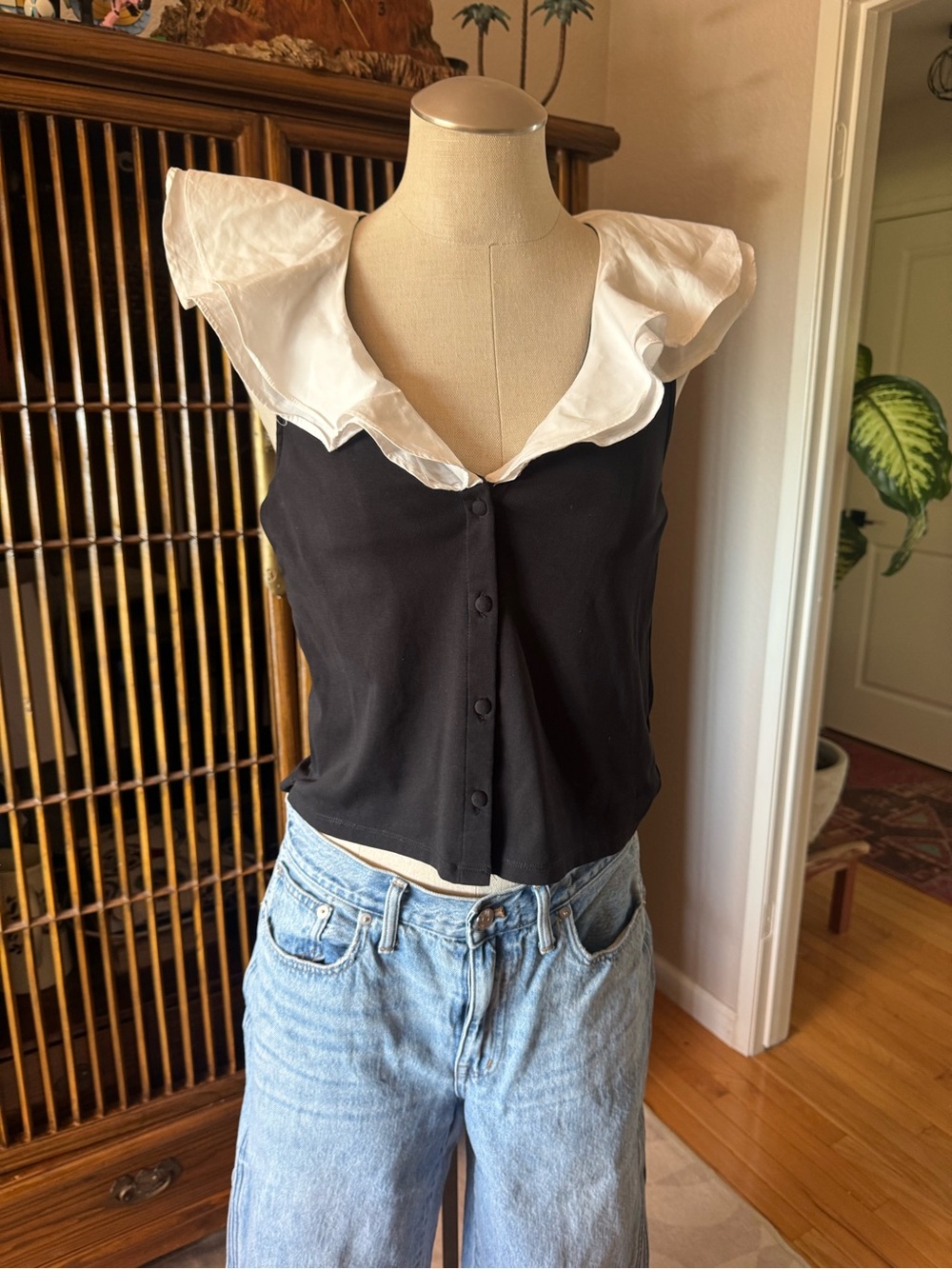 Mark New York 100% cotton ruffle sleeve top